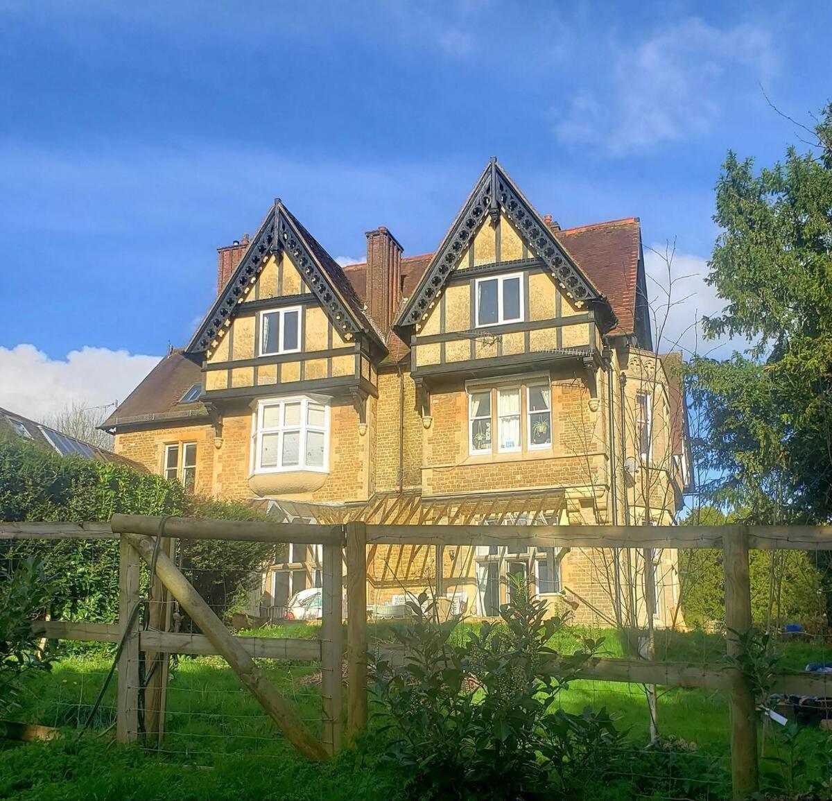 Lovely 3 Bed Condo Reigate Exterior foto